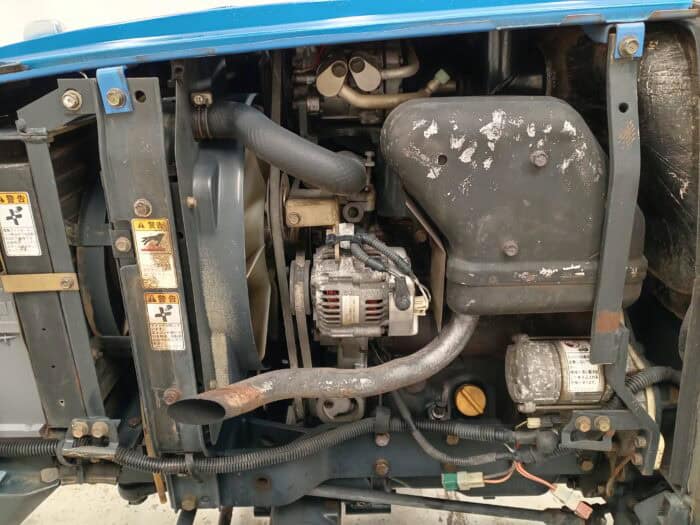 Iseki TF243F  Minitraktori, 4WD, 24hp, suunnanvaihtaja - Image 14