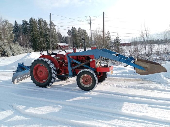 Valmet 361D traktori, Etukuormaajalla ja takalanalla