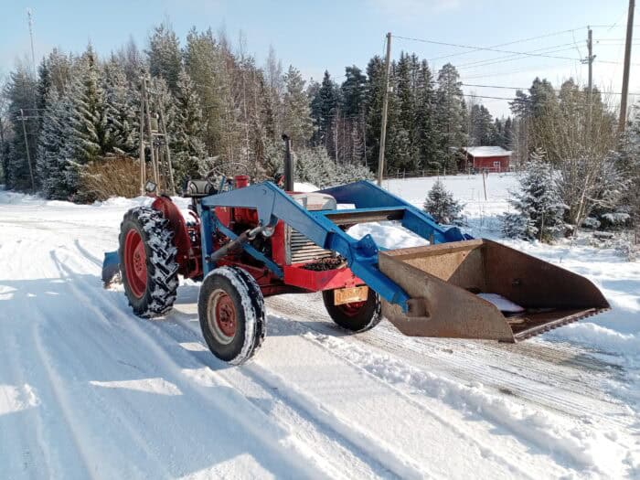 Valmet 361D traktori, Etukuormaajalla ja takalanalla - Image 5
