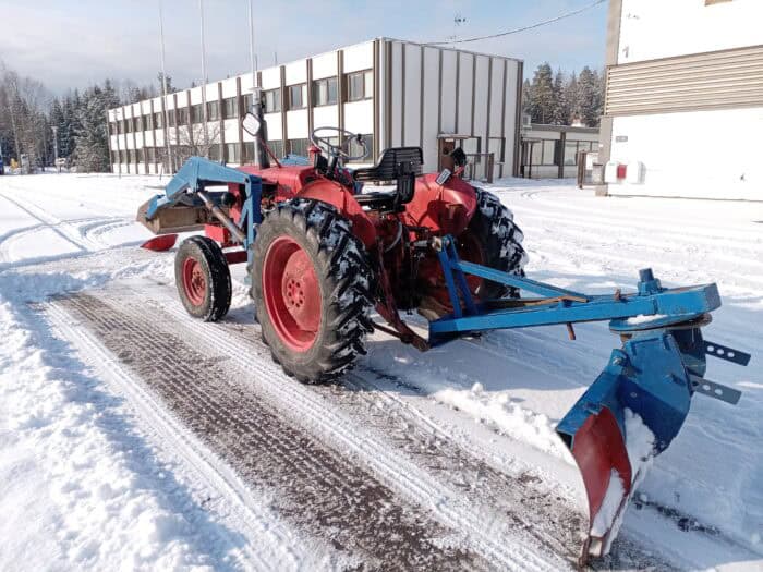 Valmet 361D traktori, Etukuormaajalla ja takalanalla - Image 10