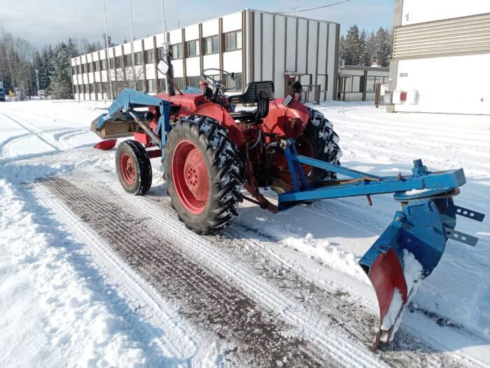 Valmet 361D traktori, Etukuormaajalla ja takalanalla - Image 11