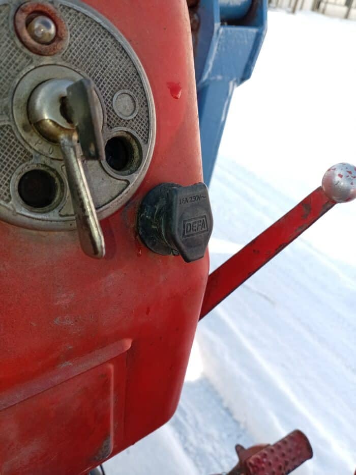 Valmet 361D traktori, Etukuormaajalla ja takalanalla - Image 20