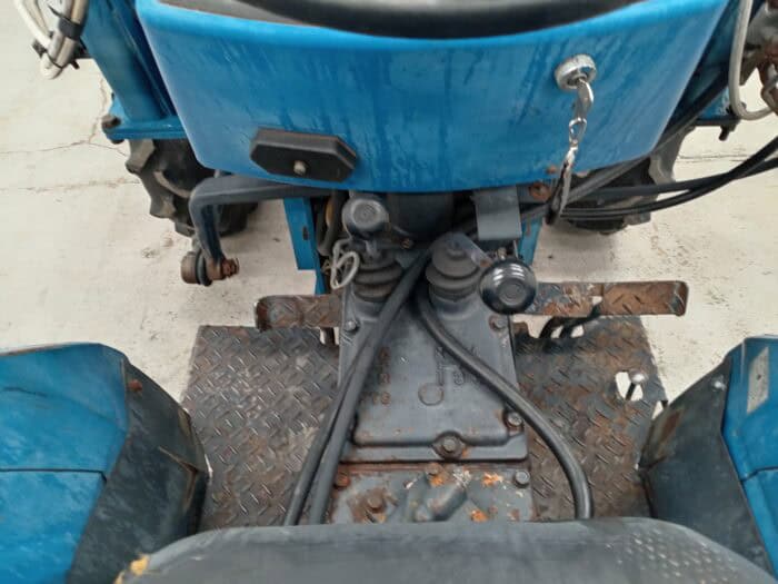 Mitsubishi D3850FD 38hv 4WD traktori etukuormaajalla - Image 13