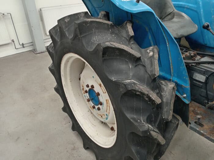 Mitsubishi D3850FD 38hv 4WD traktori etukuormaajalla - Image 24
