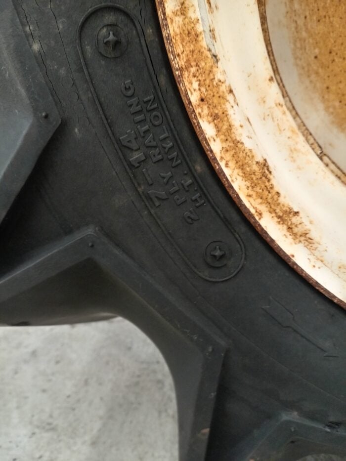 Yanmar YM1100D, 11hv, 4WD Minitraktori - Image 15