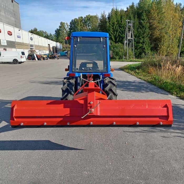 Iseki TF243F  Minitraktori, 4WD, 24hp, suunnanvaihtaja - Image 6