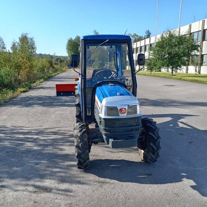 Iseki TF243F  Minitraktori, 4WD, 24hp, suunnanvaihtaja - Image 3