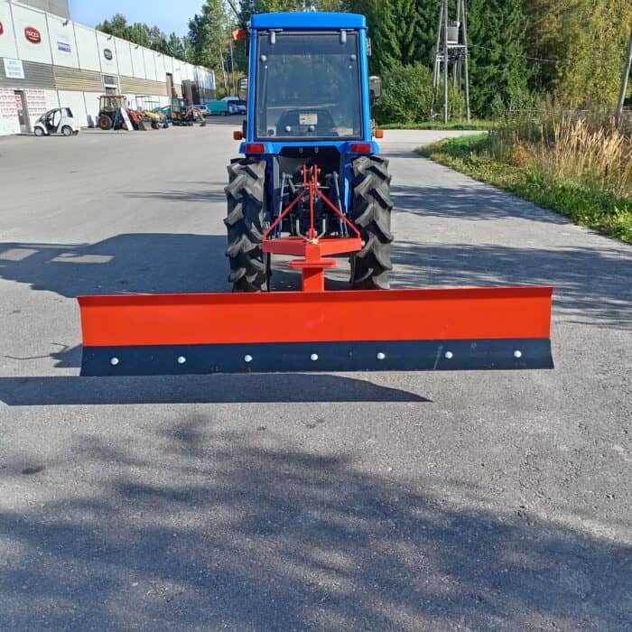 Iseki TF243F  Minitraktori, 4WD, 24hp, suunnanvaihtaja - Image 7