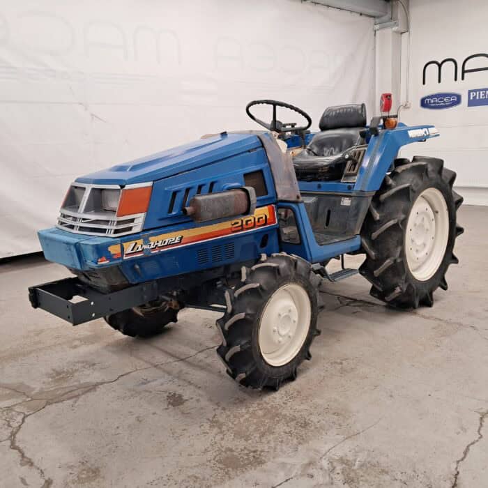 Iseki  TU200 4WD, 20 hp traktori - Image 2