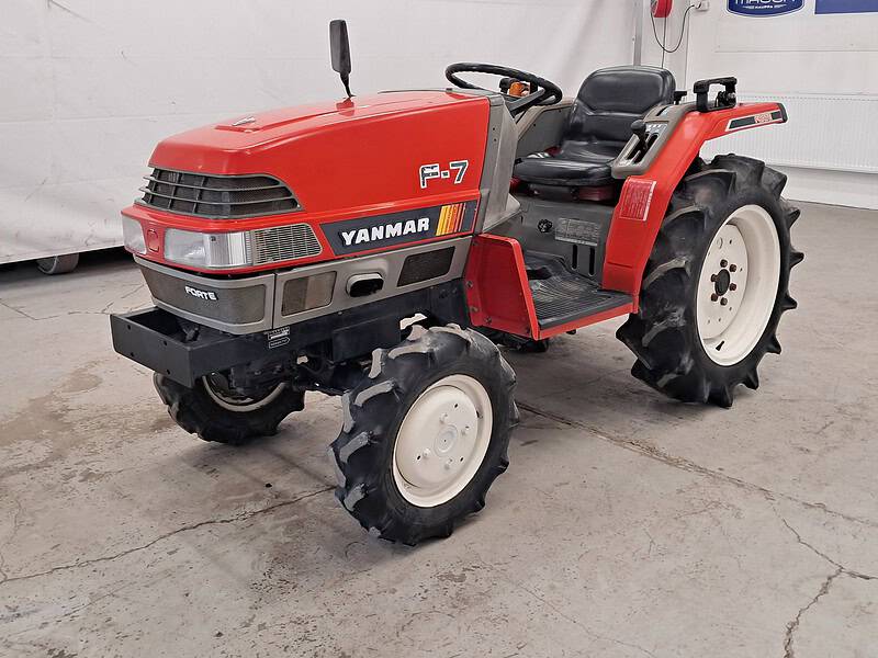 Yanmar F7 4WD minitraktori