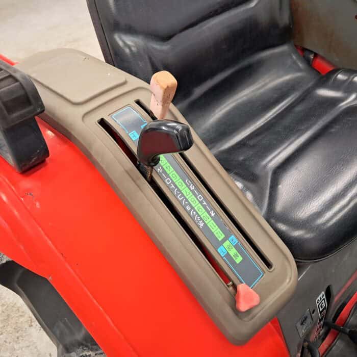 Yanmar F7 4WD minitraktori - Image 10