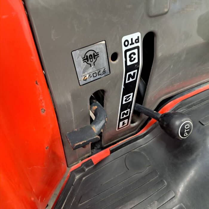 Yanmar F7 4WD minitraktori - Image 11