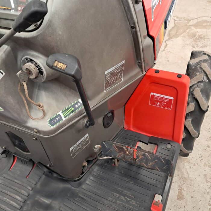 Yanmar F7 4WD minitraktori - Image 15