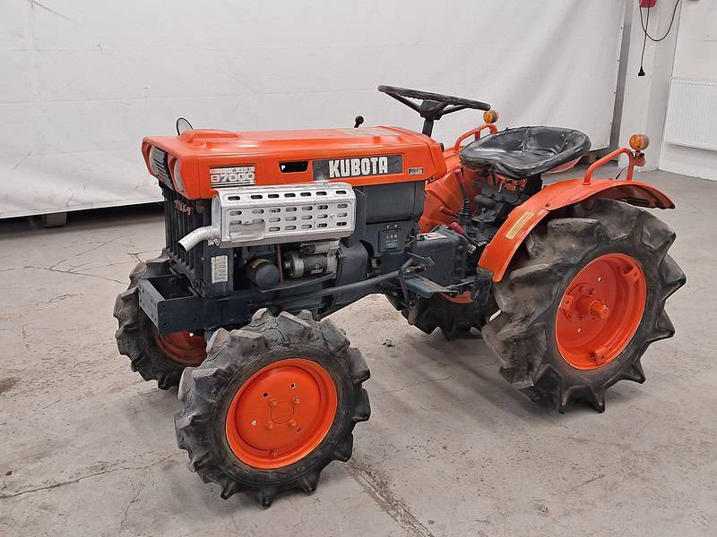 Kubota B7000 4WD, minitraktori