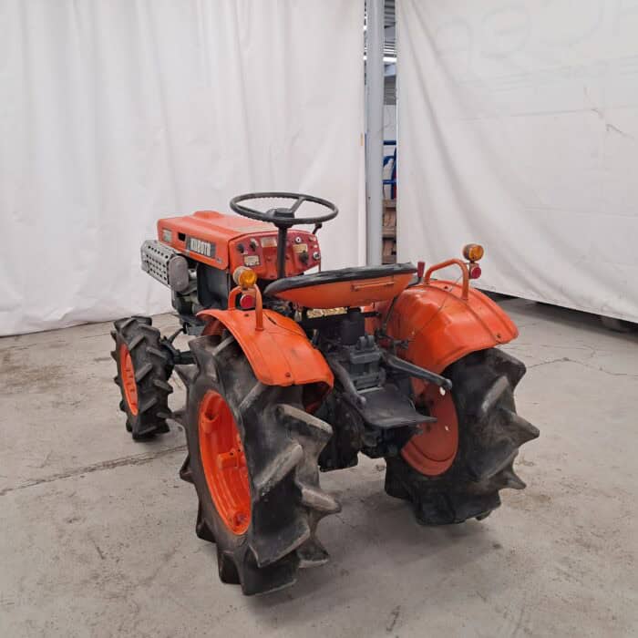 Kubota B7000 4WD, minitraktori - Image 3