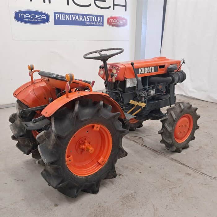 Kubota B7000 4WD, minitraktori - Image 6