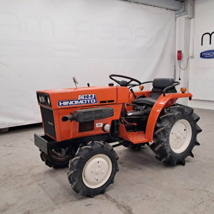 Hinomoto C144 4WD minitraktori, 17 hp