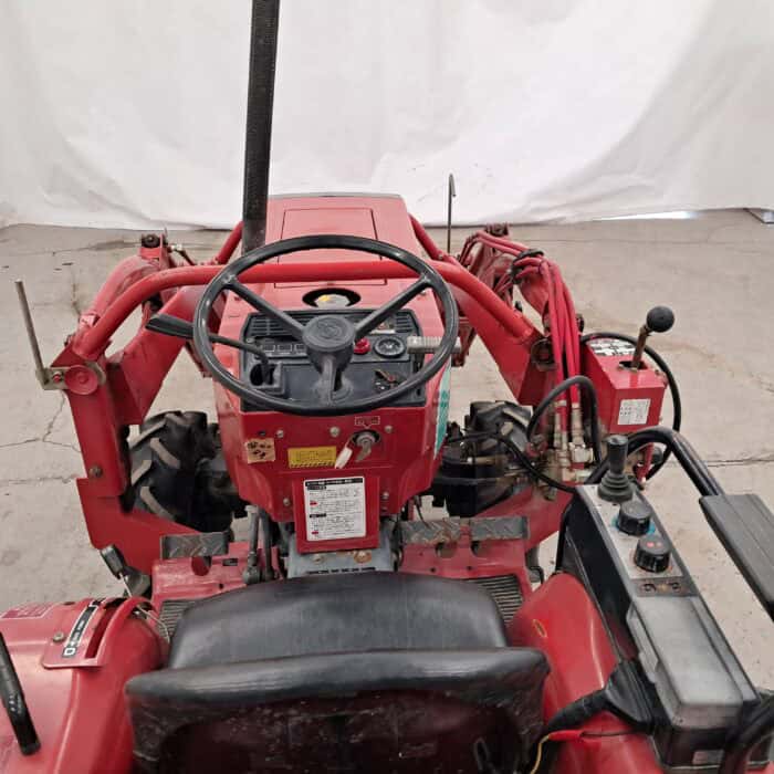 Shibaura P17F 4WD, 17hp, Minitraktori Etukuormaajalla - Image 8