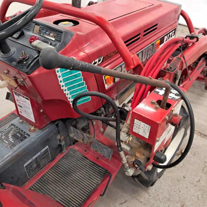 Shibaura P17F 4WD, 17hp, Minitraktori Etukuormaajalla - Image 12