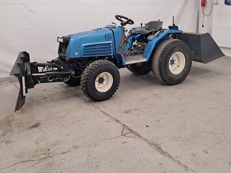 Iseki TF 330 FH MUE4 Hydraulinen etuaura ja manuaalisesti kippaava takakauha