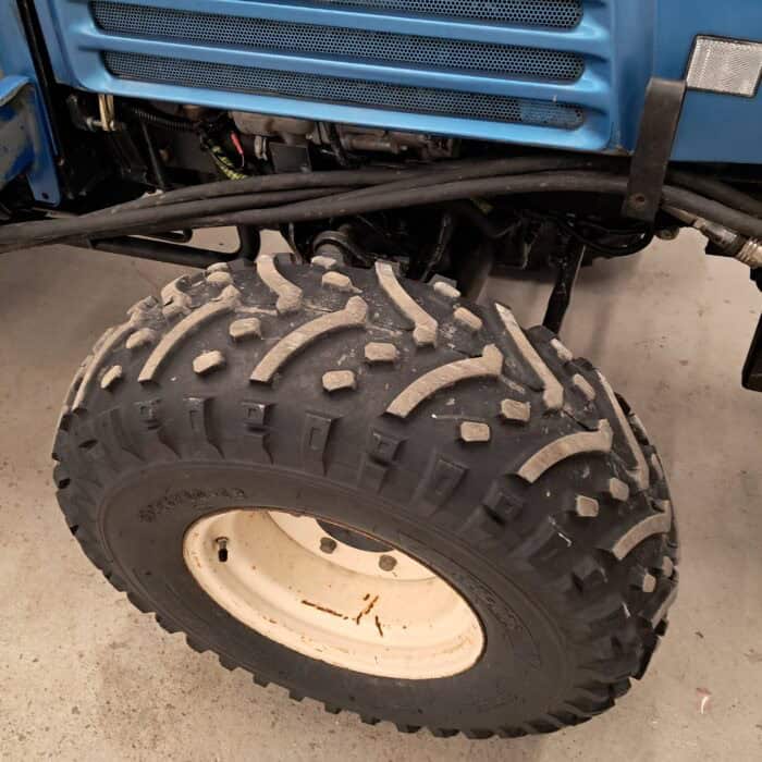 Iseki TF 330 FH MUE4 Hydraulinen etuaura ja manuaalisesti kippaava takakauha - Image 15