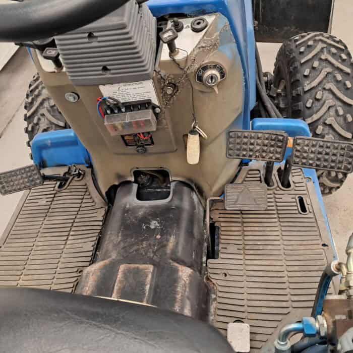Iseki TF 330 FH MUE4 Hydraulinen etuaura ja manuaalisesti kippaava takakauha - Image 22