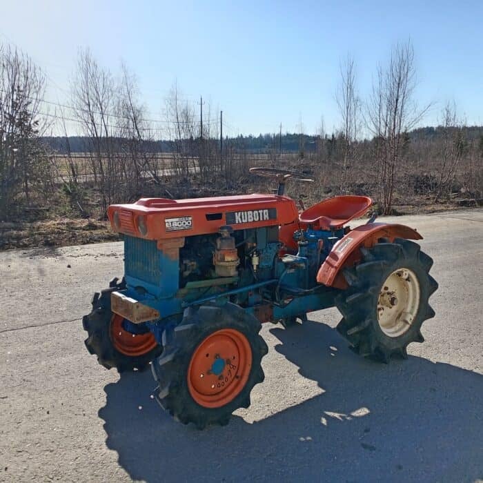Kubota B6000 4WD traktori - Image 2