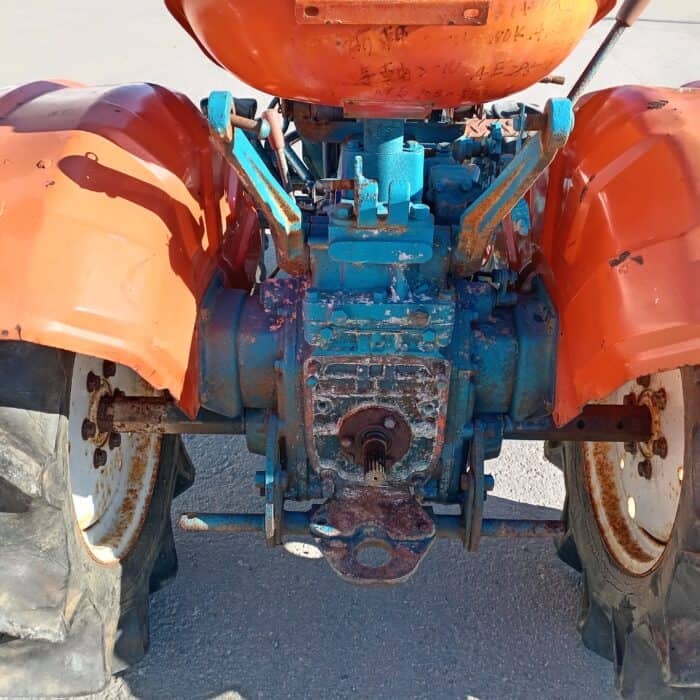 Kubota B6000 4WD traktori - Image 8