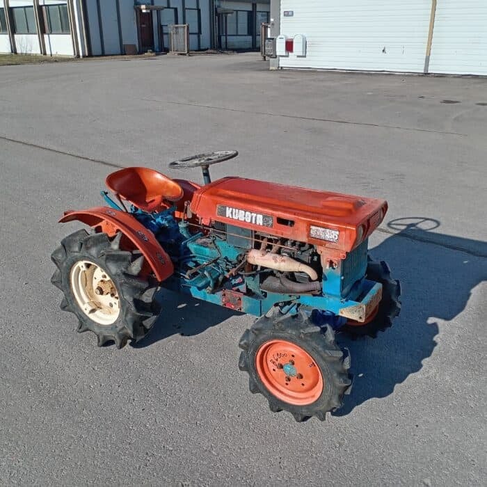Kubota B6000 4WD traktori - Image 7