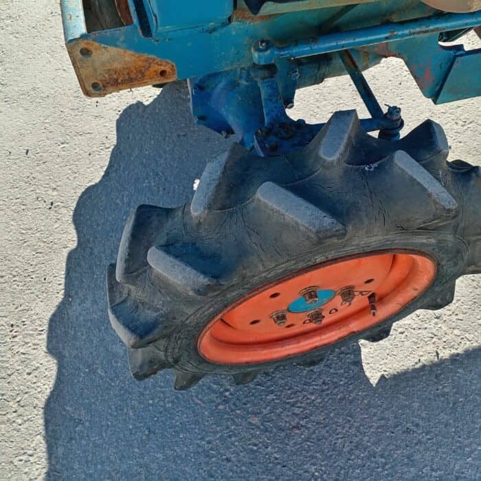 Kubota B6000 4WD traktori - Image 9