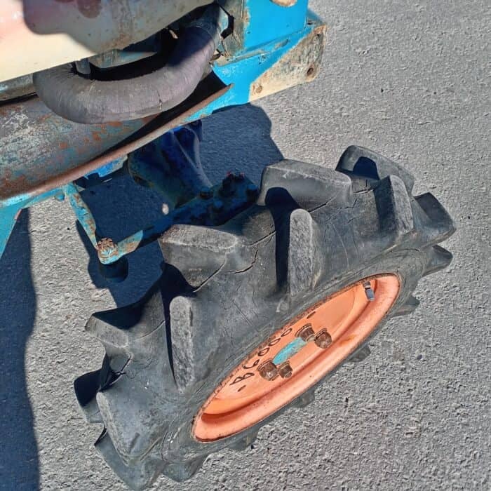 Kubota B6000 4WD traktori - Image 12