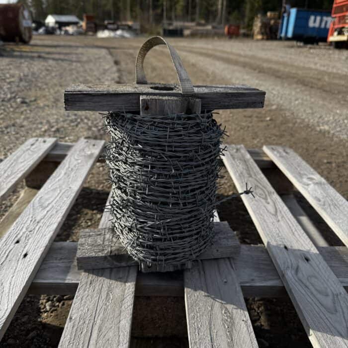 Piikkilankarulla, noin 50 metriä