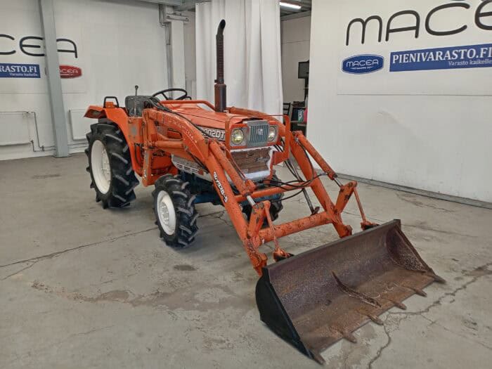 Kubota L2002DT 4WD, 20hv Minitraktori, etukuormaajalla! - Image 4