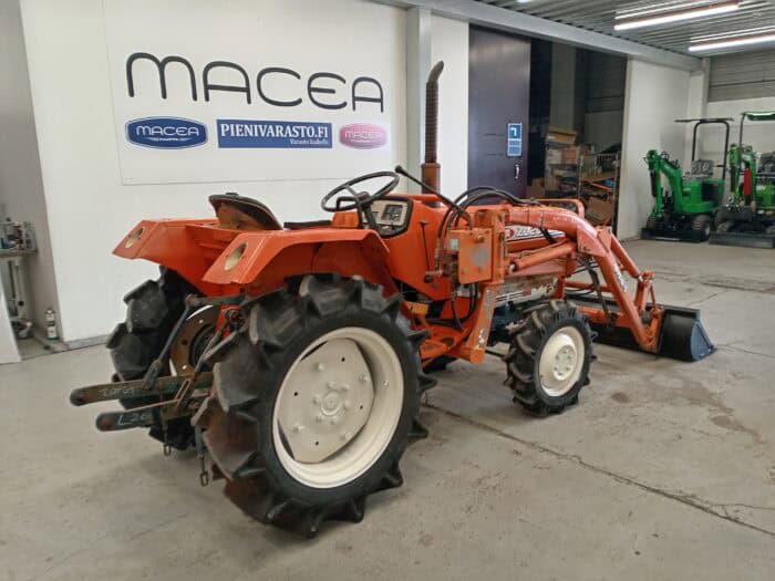 Kubota L2002DT 4WD, 20hv Minitraktori, etukuormaajalla! - Image 5