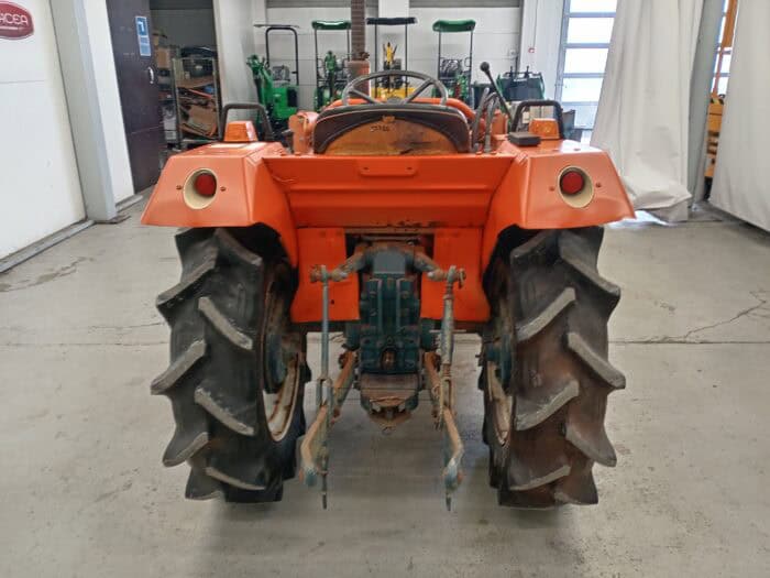 Kubota L2002DT 4WD, 20hv Minitraktori, etukuormaajalla! - Image 6