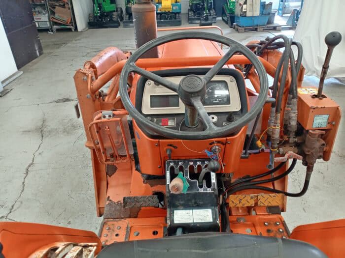 Kubota L2002DT 4WD, 20hv Minitraktori, etukuormaajalla! - Image 9