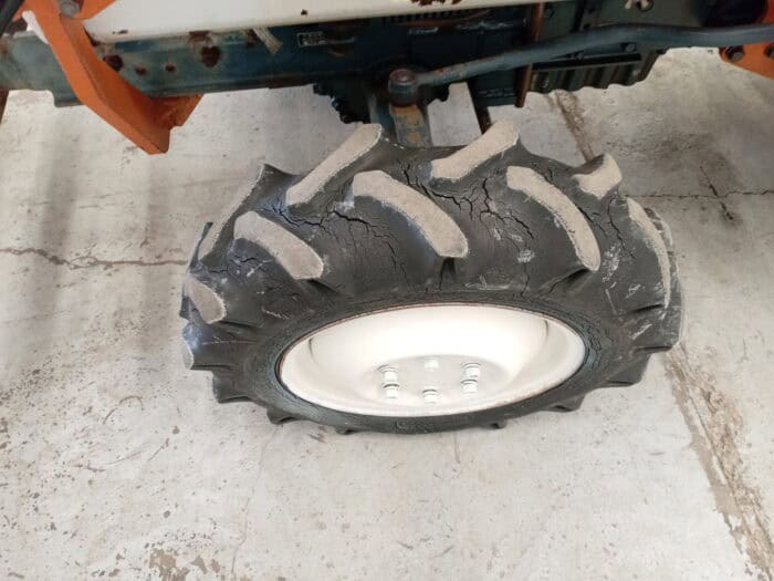 Kubota L2002DT 4WD, 20hv Minitraktori, etukuormaajalla! - Image 15