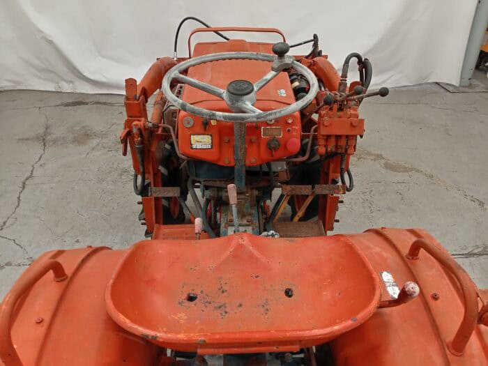 Kubota B7000 4WD minitraktori etukuormaajalla - Image 16