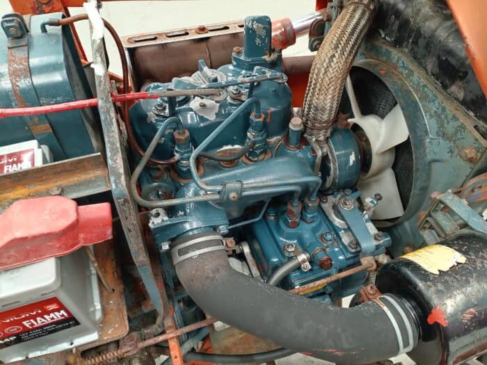 Kubota B7000 4WD minitraktori etukuormaajalla - Image 22