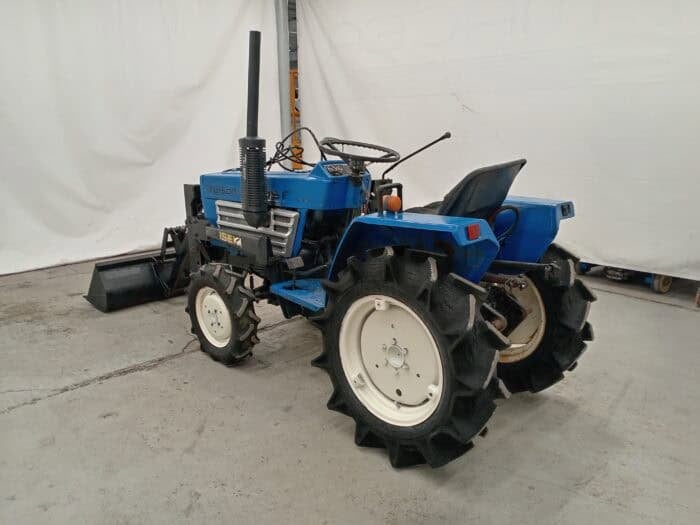 Iseki TU1500 4WD Minitraktori, etukuormaajalla - Image 10