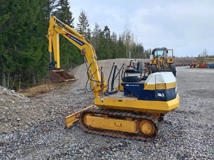 Komatsu PC10-5 Minikaivinkone - Image 2