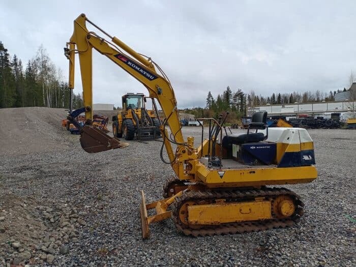 Komatsu PC10-5 Minikaivinkone - Image 3