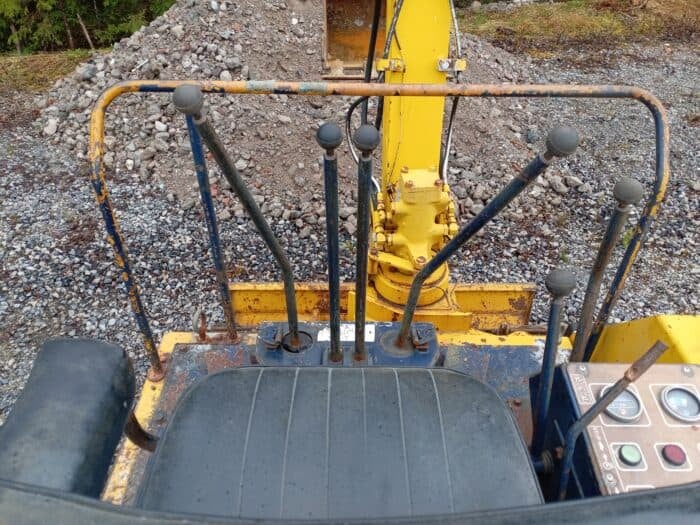 Komatsu PC10-5 Minikaivinkone - Image 14