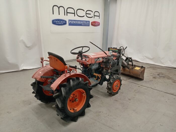 Kubota B5001 4WD  Minitraktori, etukuormaajalla - Image 6