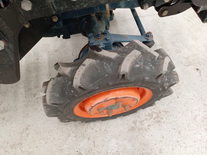 Kubota B5001 4WD  Minitraktori, etukuormaajalla - Image 19