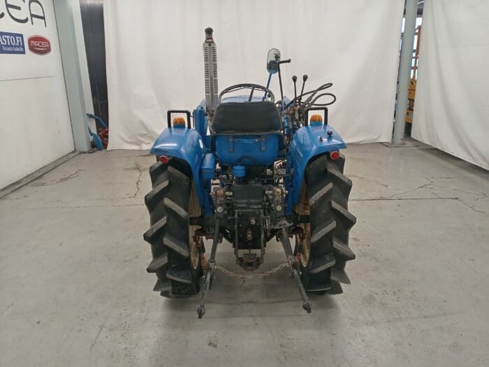 Iseki TS1610 4WD Minitraktori, etukuormaajalla - Image 5