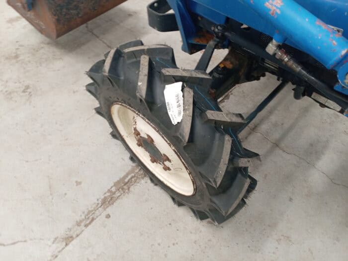 Iseki TS1610 4WD Minitraktori, etukuormaajalla - Image 21