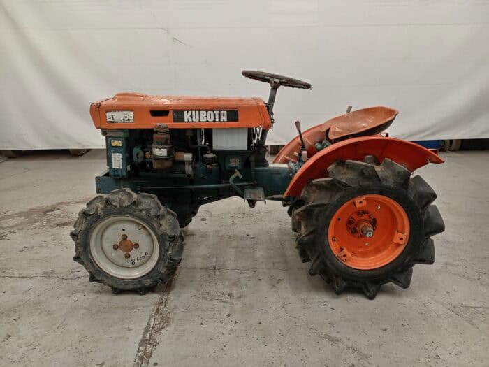 Kubota B6000 4WD Minitraktori - Image 3
