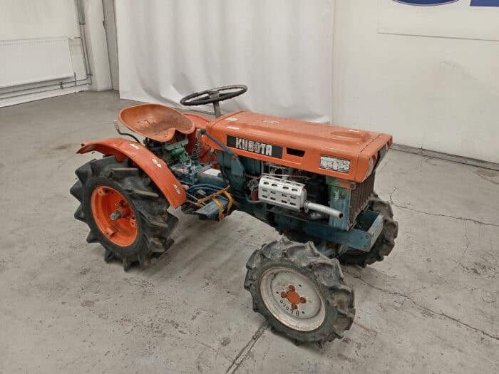 Kubota B6000 4WD Minitraktori - Image 9
