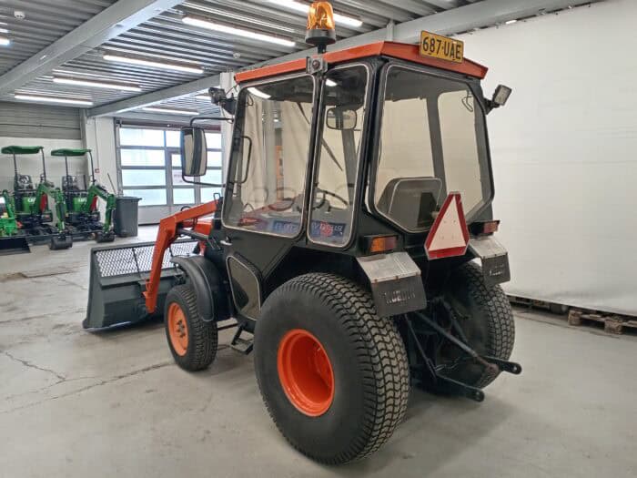 Kubota L245DT Traktori, etukuormaajalla, Rekisterissä! - Image 4